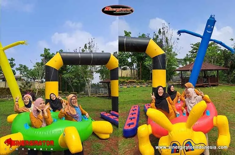 Tim berkompetisi di arena outbound