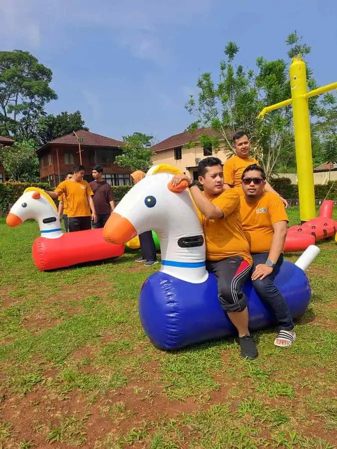 Suasana lapangan gathering yang ramai